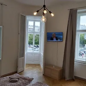 Apartment Lovely New 2 Bedroom Near Hannovamarkt, Wien