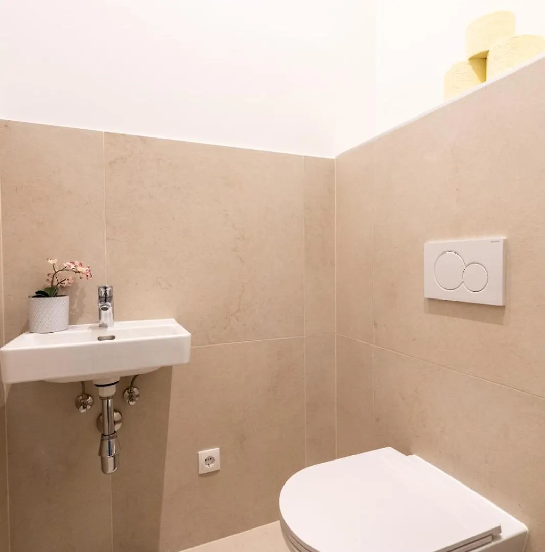 Central Premium Apartment With Balcony Vienna