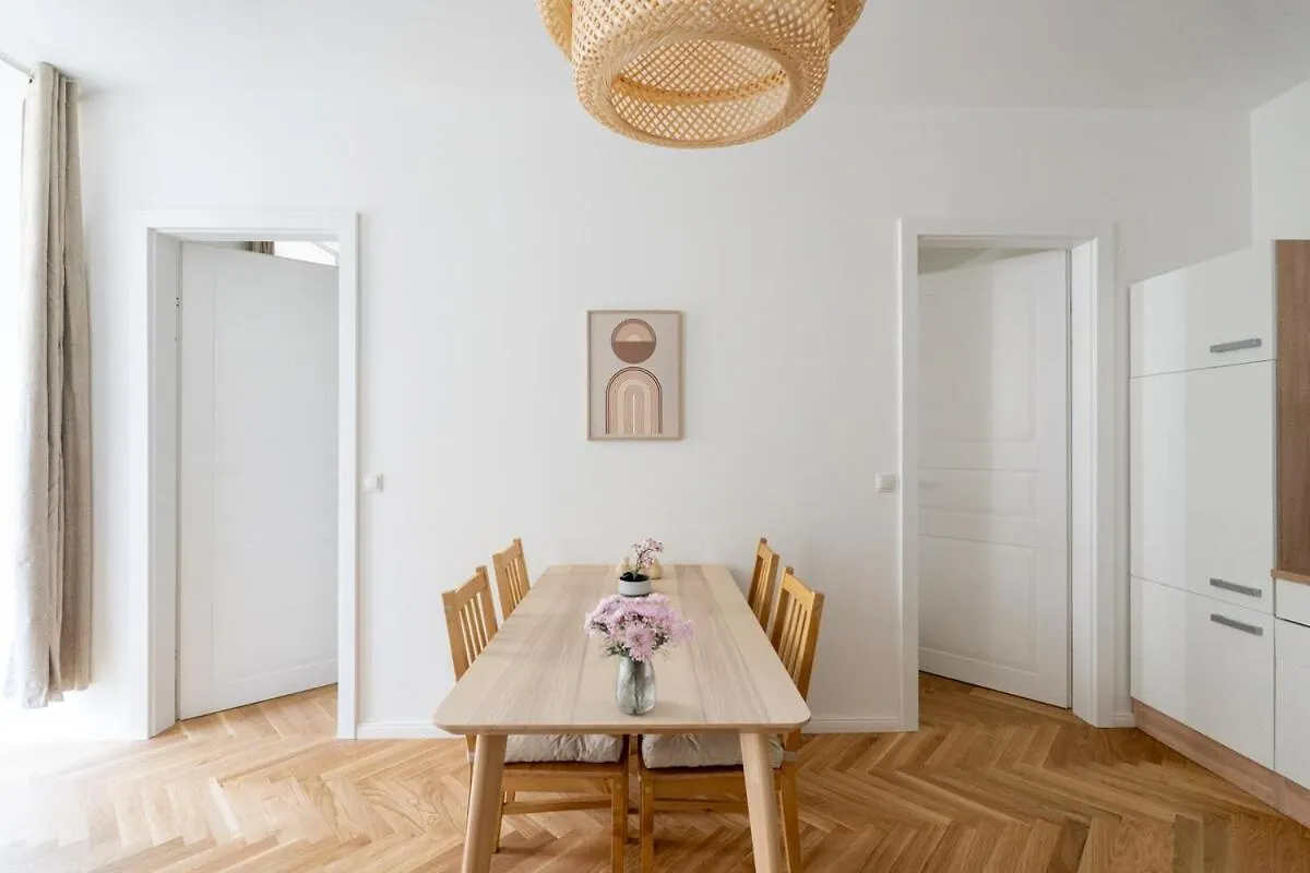 Central Premium Apartment With Balcony Vienna