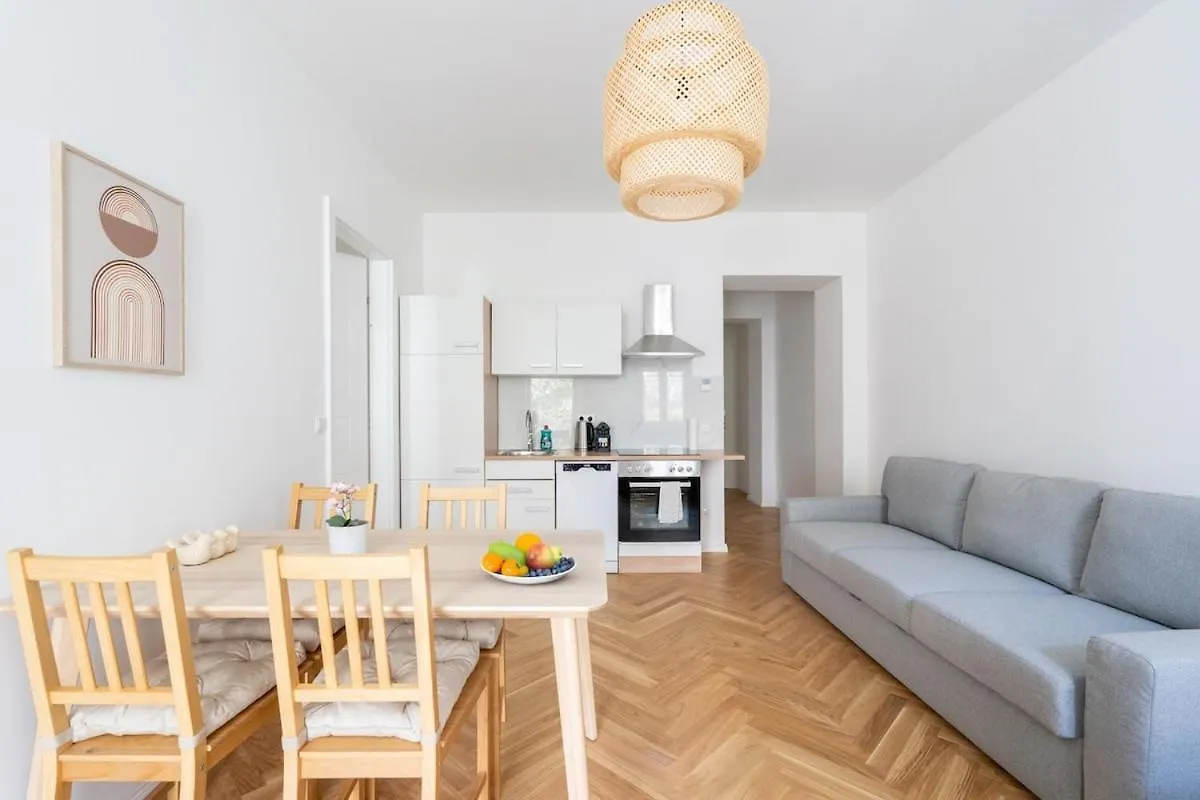 Central Premium Apartment With Balcony Vienna Austria