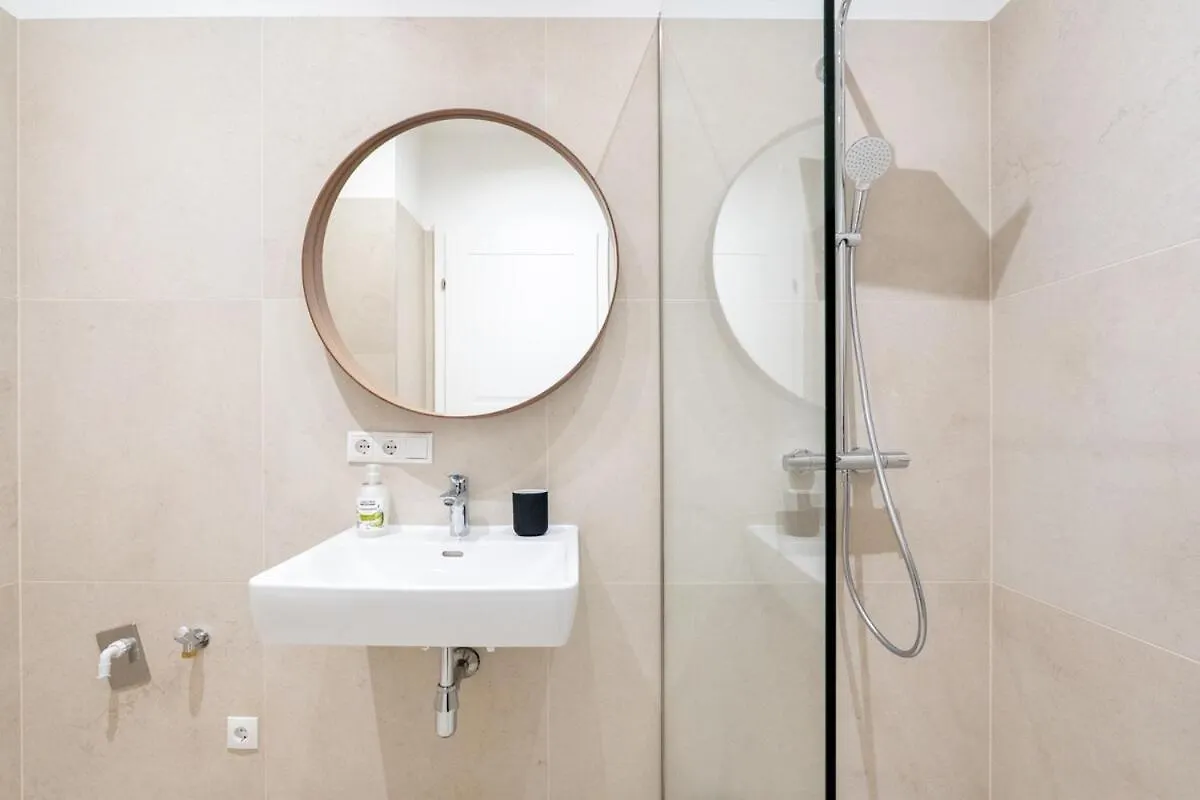 Central Premium Apartment With Balcony Vienna Austria