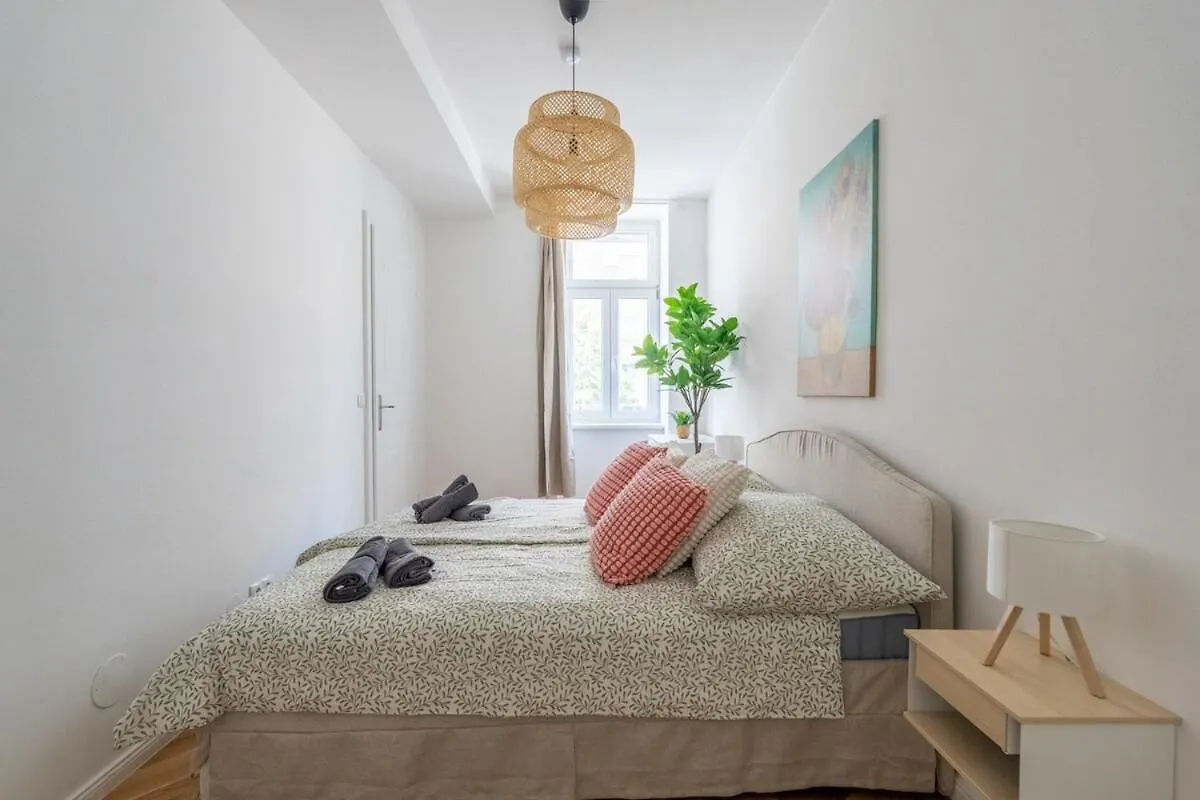 Central Premium Apartment With Balcony Vienna Austria