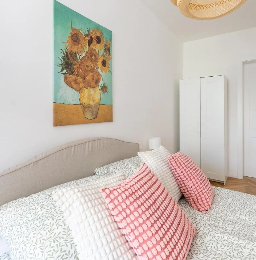 Central Premium Apartment With Balcony Vienna Austria