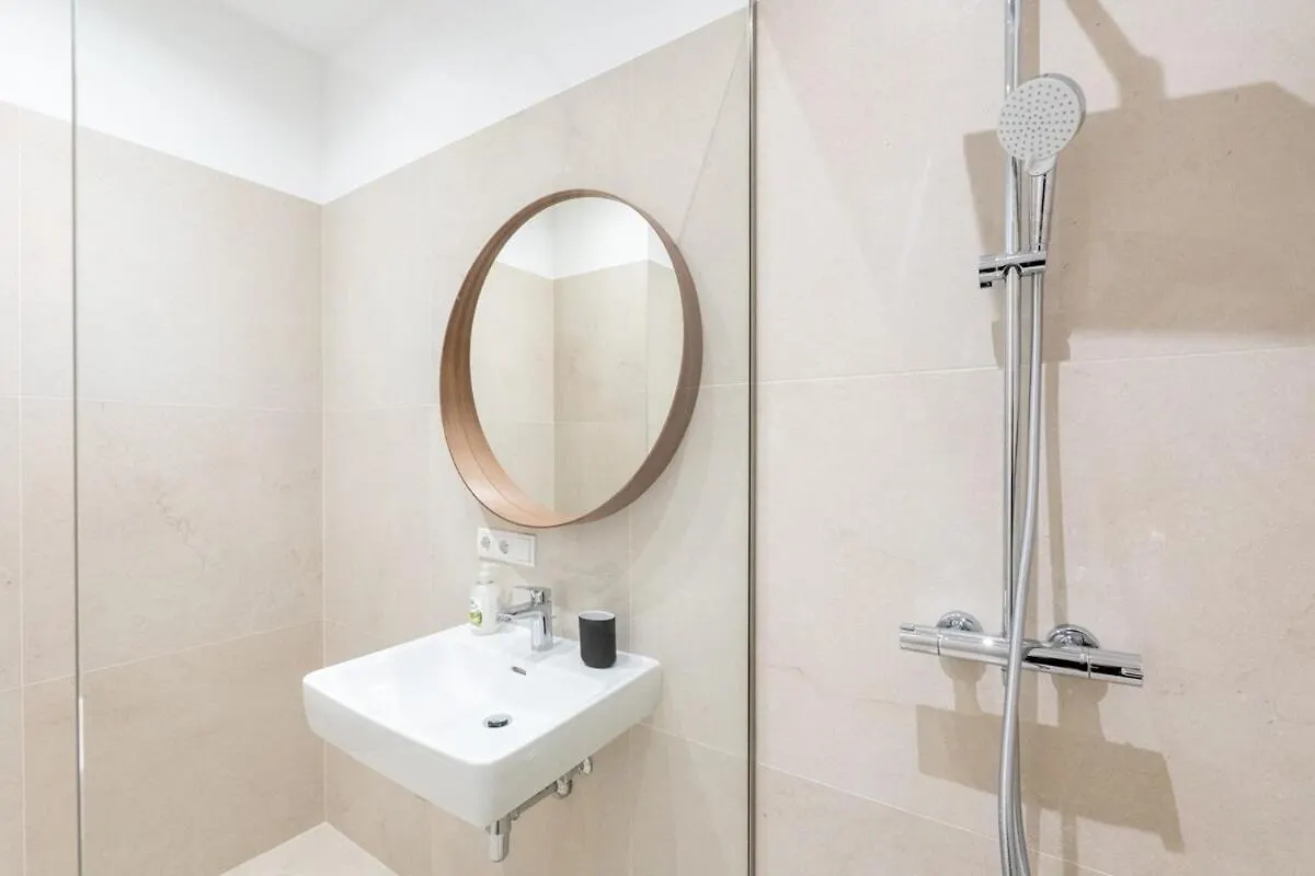 Central Premium Apartment With Balcony Vienna Austria